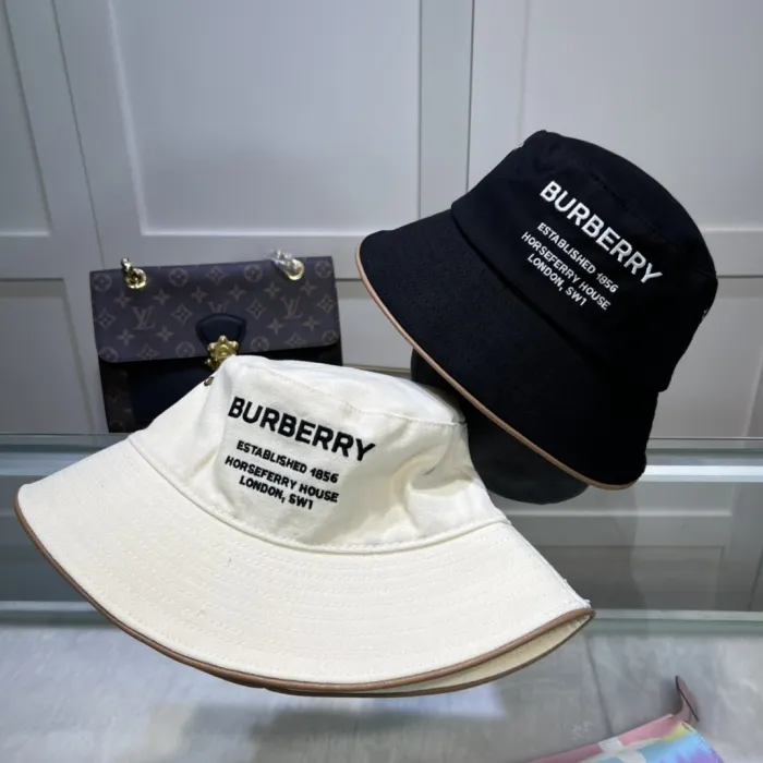 BURBERRY White Casual Solid color Cotton Women's Adult Knitted Fishing cap