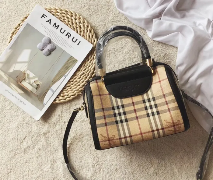 BURBERRY Camo Fashion Striped Zipper & Hasp Other Genuine Leather Women's Handbags Clutches Wallet Combination Bags