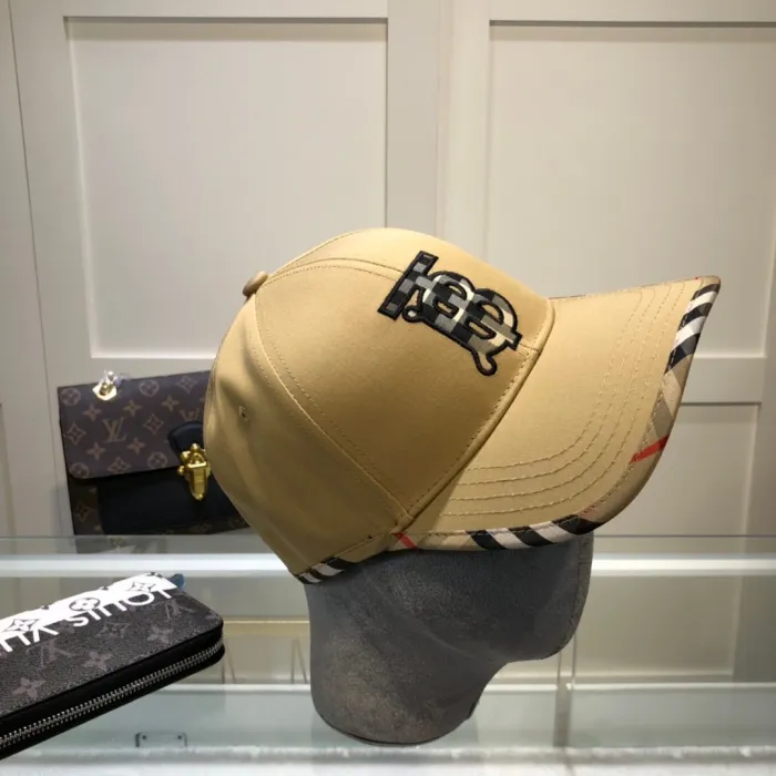 BURBERRY Brown Casual Plaid Cotton Women's Adult Plain Cap