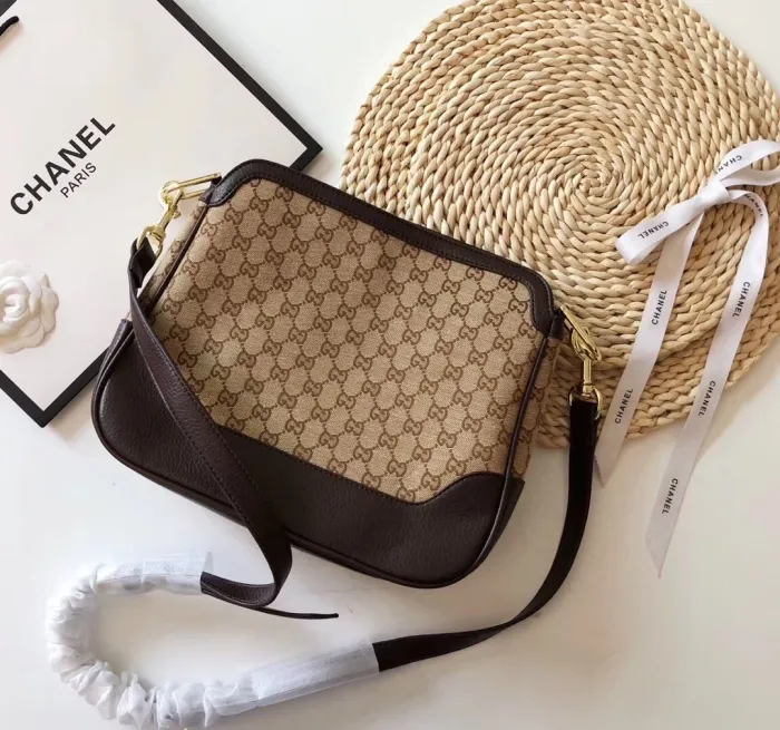 GUCCI Beige Fashion Letter Zipper & Hasp Letter Genuine Leather Women's Handbags Clutches Wallet Combination Bags
