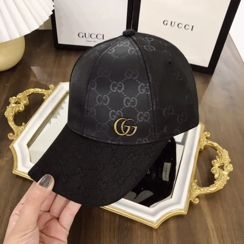 GUCCI Black Casual Hip hop Fur Women's Adult Knitted Cap