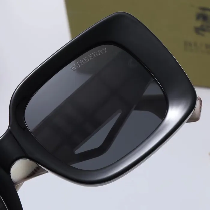 BURBERRY S Black PC Multi AC Women's Outdoor Personality