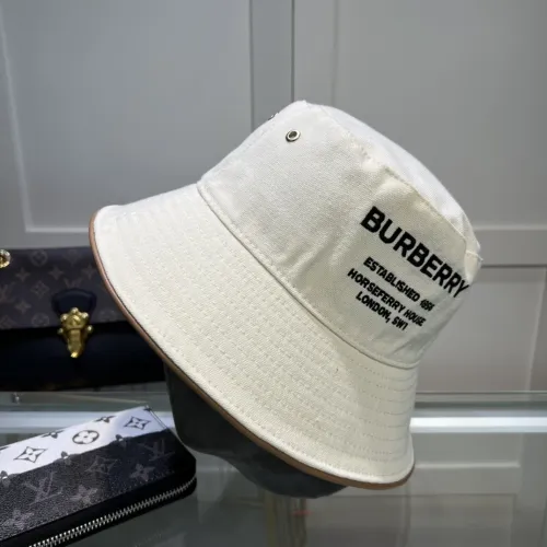 BURBERRY White Casual Solid color Cotton Women's Adult Knitted Fishing cap