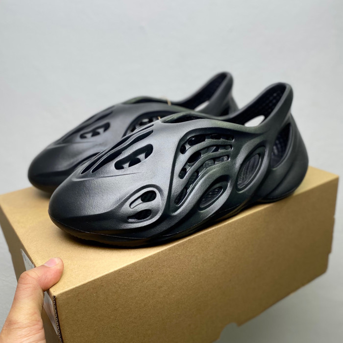 Men Women Sneakers Casual Trainers Athletic Shoes Unisex Slippers Sandals
