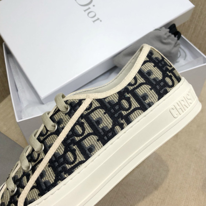 Men Women Sneakers Low Top Canvas Trainers Casual Athletic Shoes Unisex