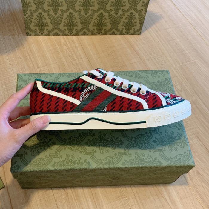 Men Women Low Top Embroidered Sneakers Casual Trainers Athletic Shoes Unisex 35-44