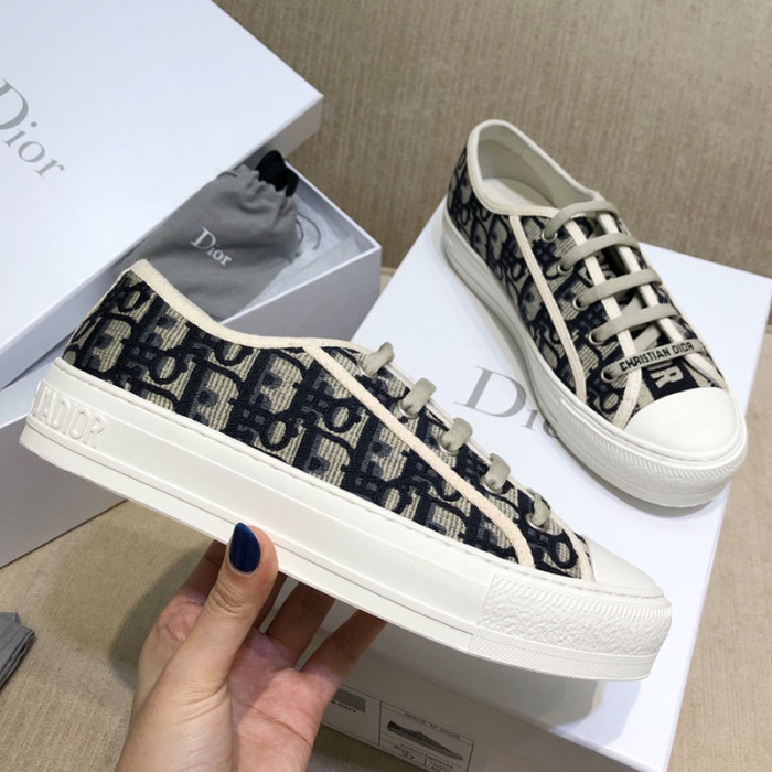 Men Women Sneakers Low Top Canvas Trainers Casual Athletic Shoes Unisex