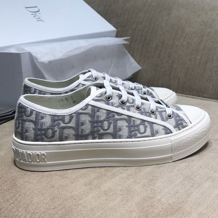Men Women Sneakers Low Top Canvas Trainers Casual Athletic Shoes Unisex