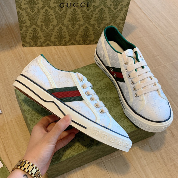 Men Women Low Top Embroidered Sneakers Casual Trainers Athletic Shoes Unisex 35-44