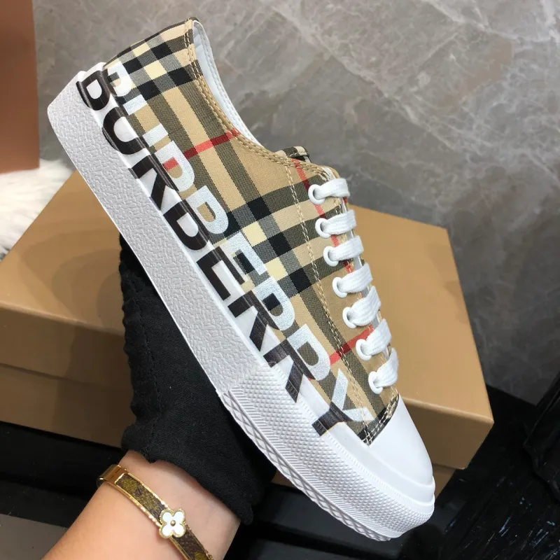 Women Sneakers Classic Low Top Canvas Cloth Trainers Casual Athletic Shoes