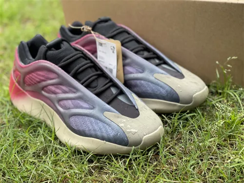 Kicks_Liu  Yeezy 700  sneaker
