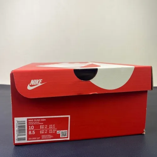 Kicks_Liu Nike  SB Dunk  sneaker