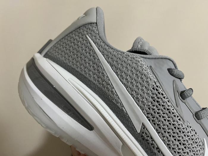 Kicks_Liu Nike  small 0.5~1  Zoom GT  sneaker