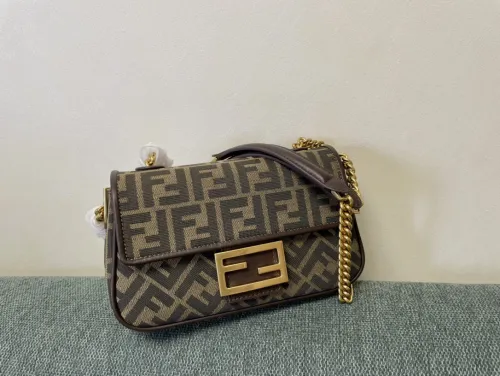 (Kicks Liu)  F*endi bag  Top Quality 24x14x7cm