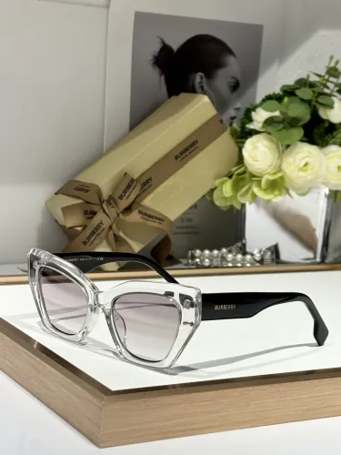 (Kicks Liu)  B*urberry  Glasses  Top Quality