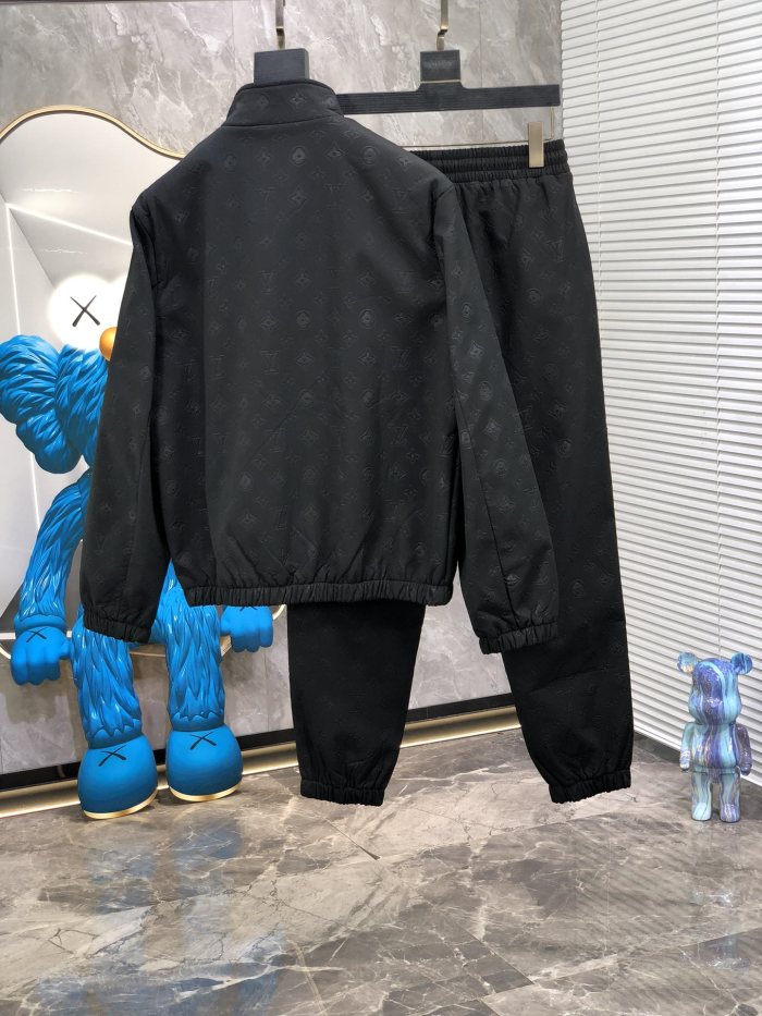 (Kicks Liu) L*ouis V*uitton  Clothes  Top Quality
