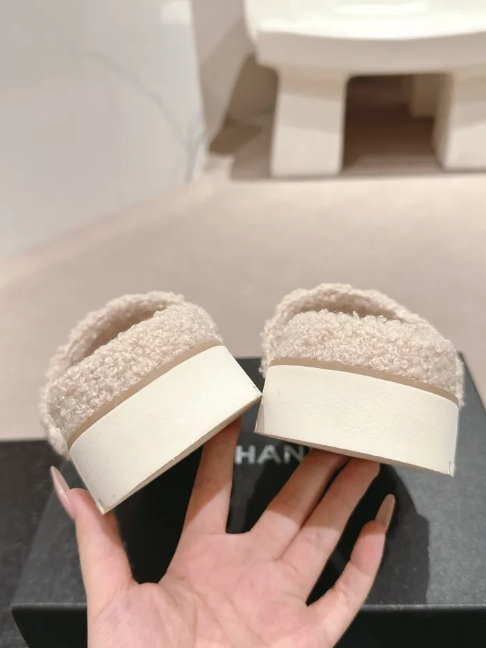 Kicks_Liu C*hanel   Slippers  Top Quality