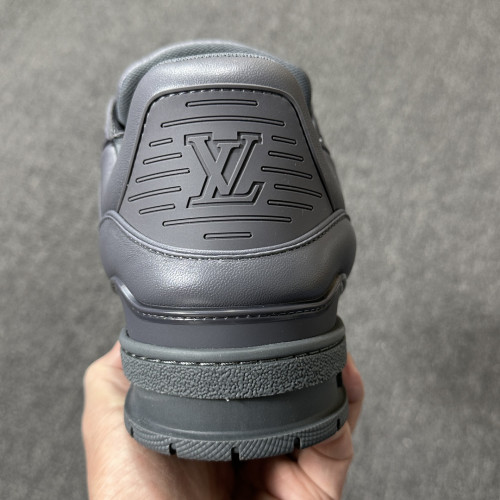 Kicks_Liu  L*ouis V*uitton   Sneaker
