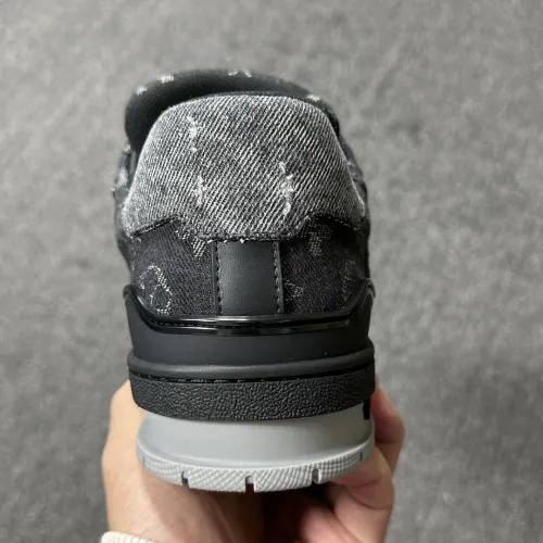 Kicks_Liu  L*ouis V*uitton   Sneaker
