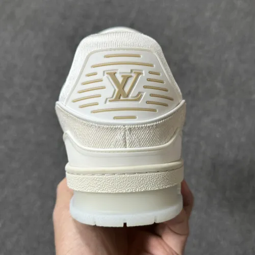 Kicks_Liu  L*ouis V*uitton   Sneaker