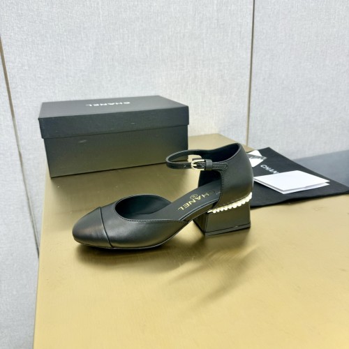 Kicks_Liu C*hanel   slippers