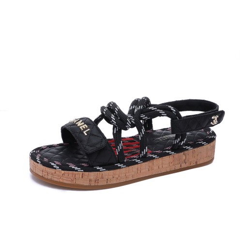 Kicks_Liu C*hanel  slippers