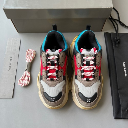(Kicks Liu) W/M B*alenciaga Triple S  Sneaker