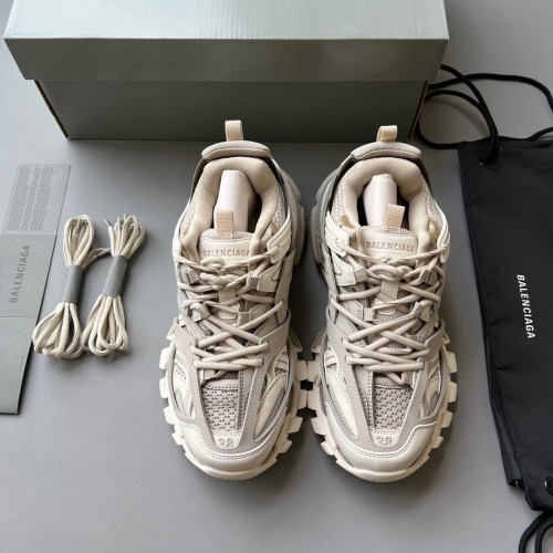 (Kicks Liu) W/M B*alenciaga Triple S  Sneaker