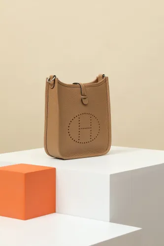 (Kicks Liu)  H*ermes Crossbody Bags  Top Quality 17*18*5.5cm