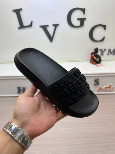 Kicks_Liu   V*ersace  slippers