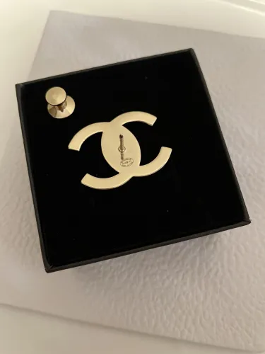 Brooch
