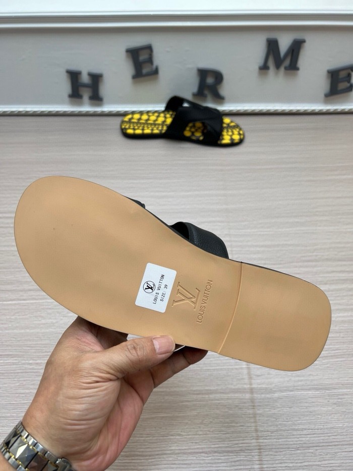 Kicks_Liu  L*ouis V*uitton slippers