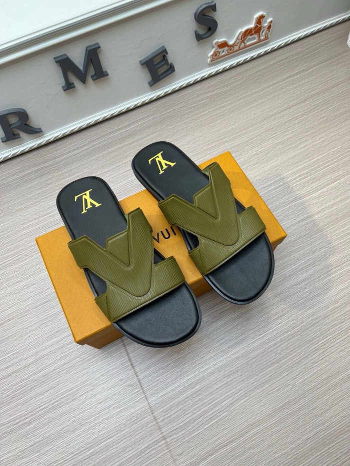 Kicks_Liu  L*ouis V*uitton  slippers