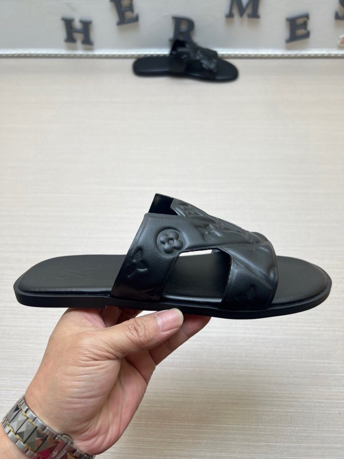 Kicks_Liu  L*ouis V*uitton  slippers