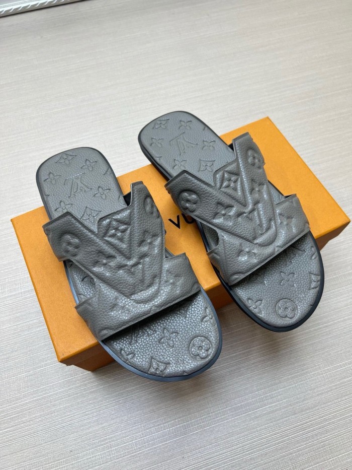 Kicks_Liu  L*ouis V*uitton slippers
