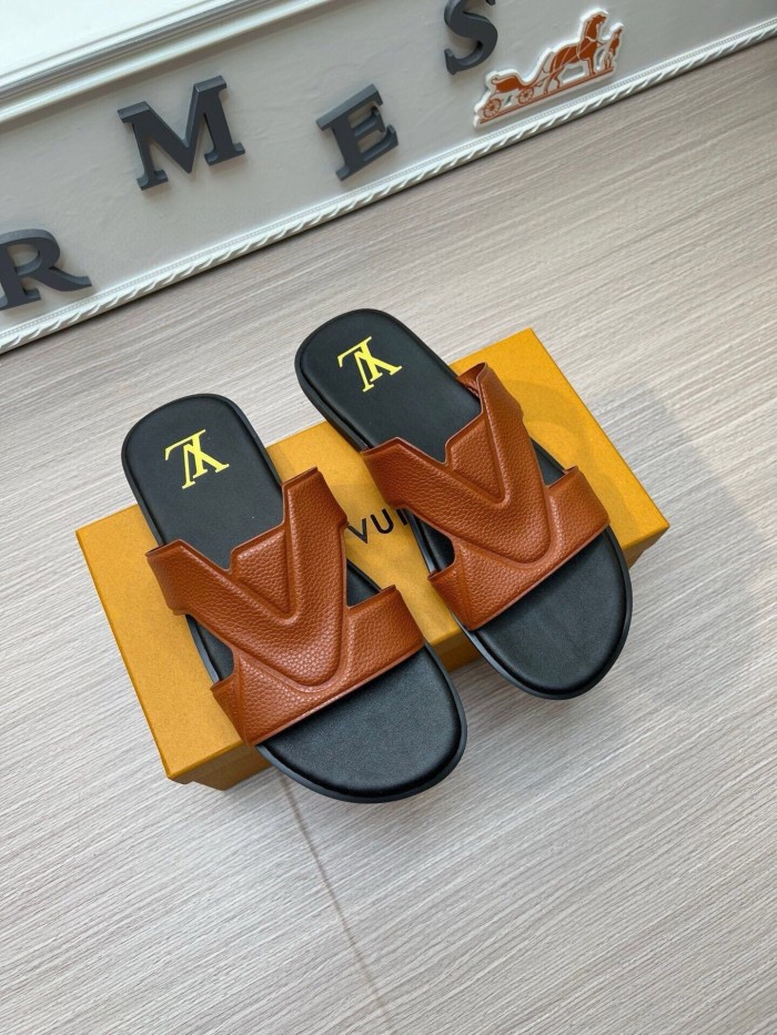 Kicks_Liu  L*ouis V*uitton  slippers