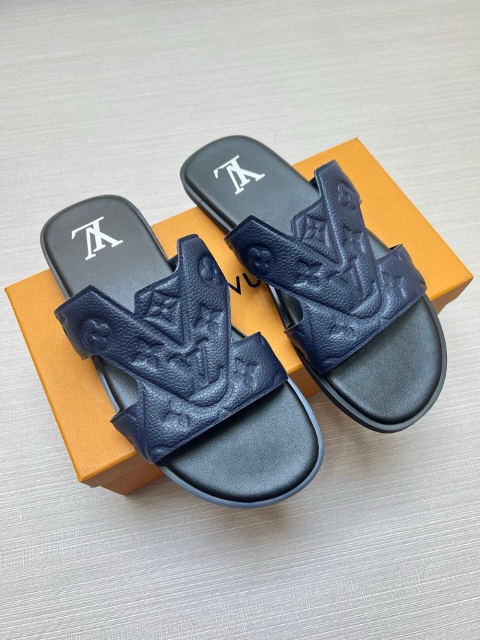 Kicks_Liu  L*ouis V*uitton  slippers