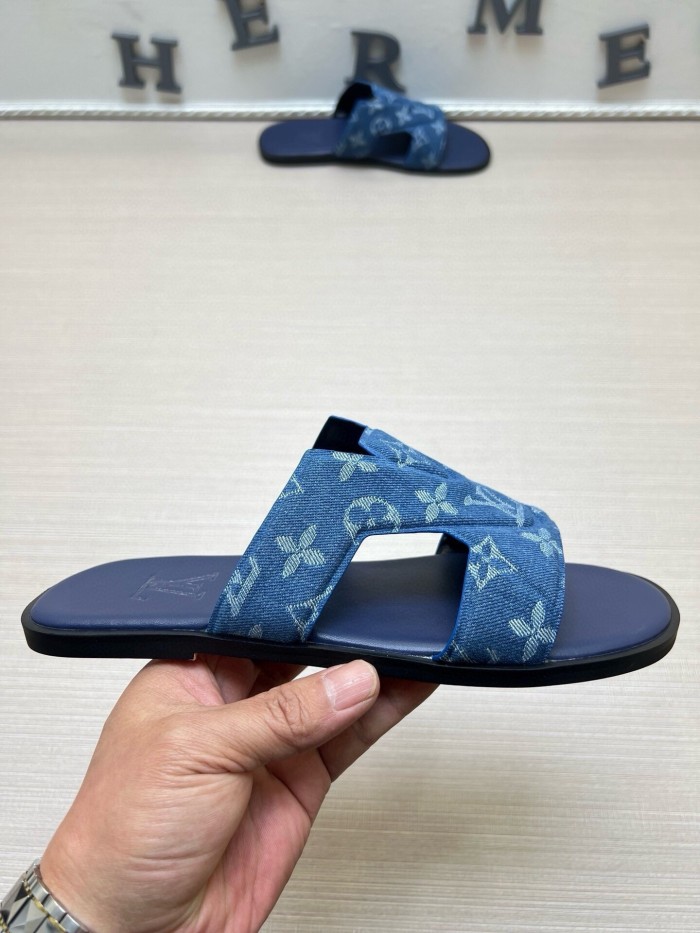 Kicks_Liu  L*ouis V*uitton  slippers