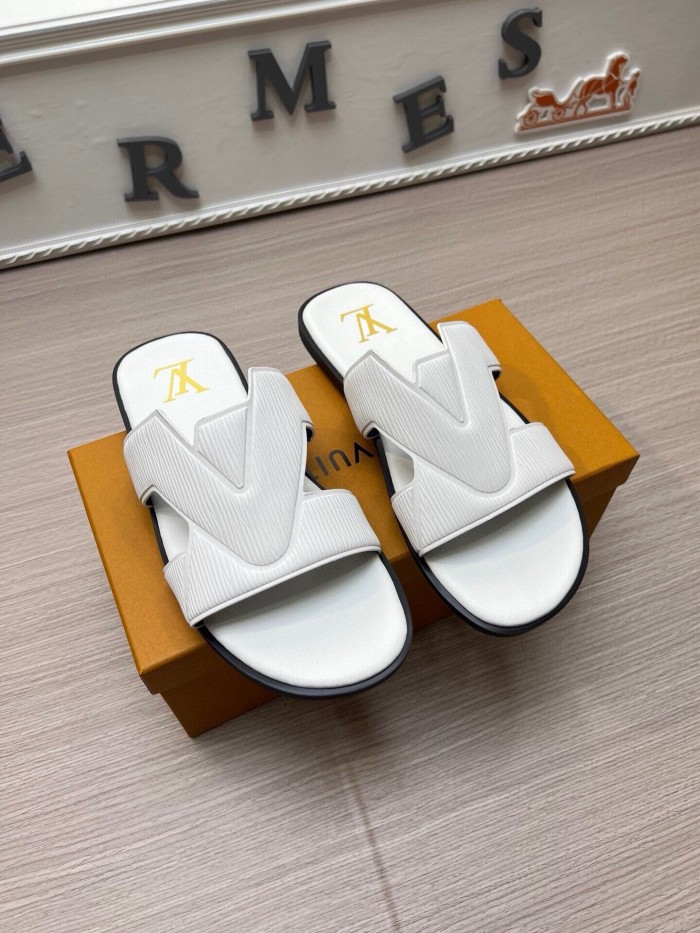 Kicks_Liu  L*ouis V*uitton  slippers