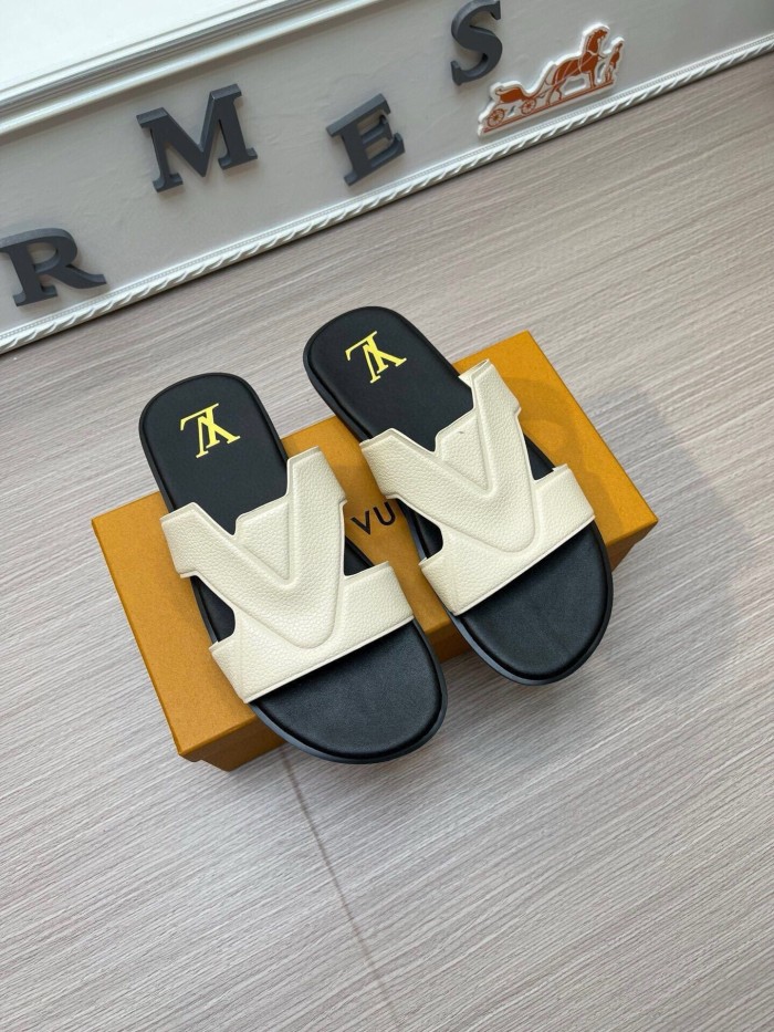 Kicks_Liu  L*ouis V*uitton  slippers