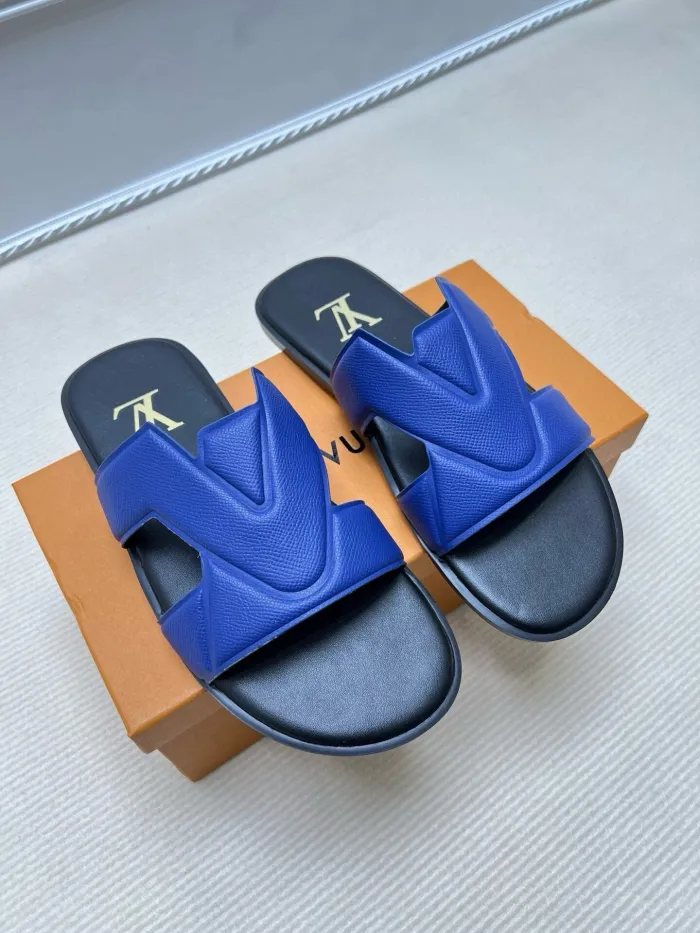 Kicks_Liu  L*ouis V*uitton  slippers