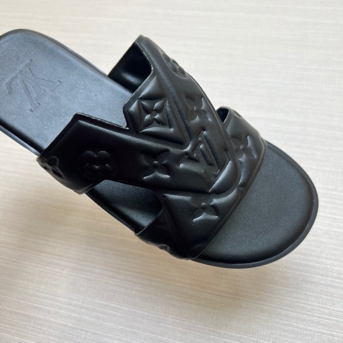 Kicks_Liu  L*ouis V*uitton  slippers