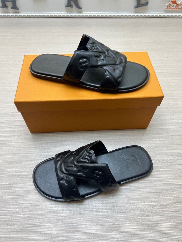 Kicks_Liu  L*ouis V*uitton  slippers