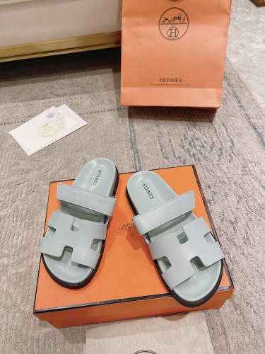 Kicks_Liu Hermes  slippers