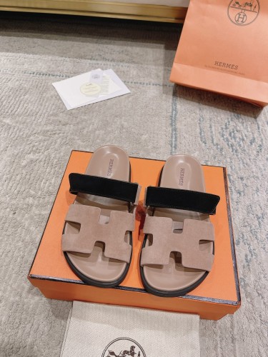 Kicks_Liu Hermes  slippers