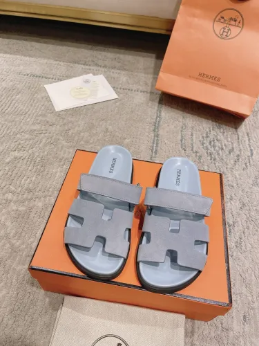 Kicks_Liu Hermes  slippers