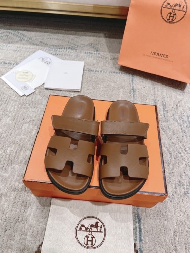 Kicks_Liu Hermes  slippers