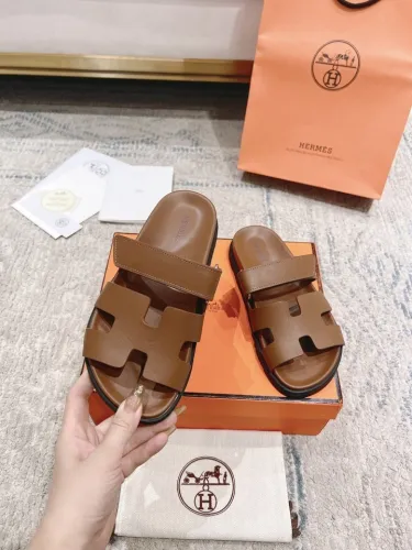 Kicks_Liu Hermes  slippers