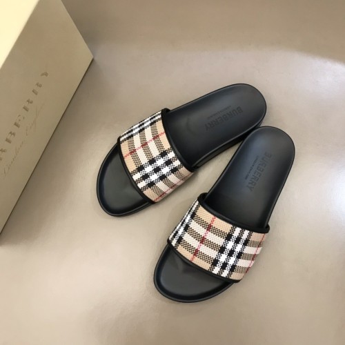 Kicks_Liu B*urberry  slippers