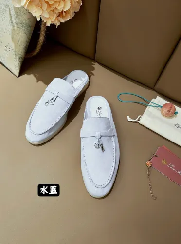 Kicks_Liu Loro Piana  slippers